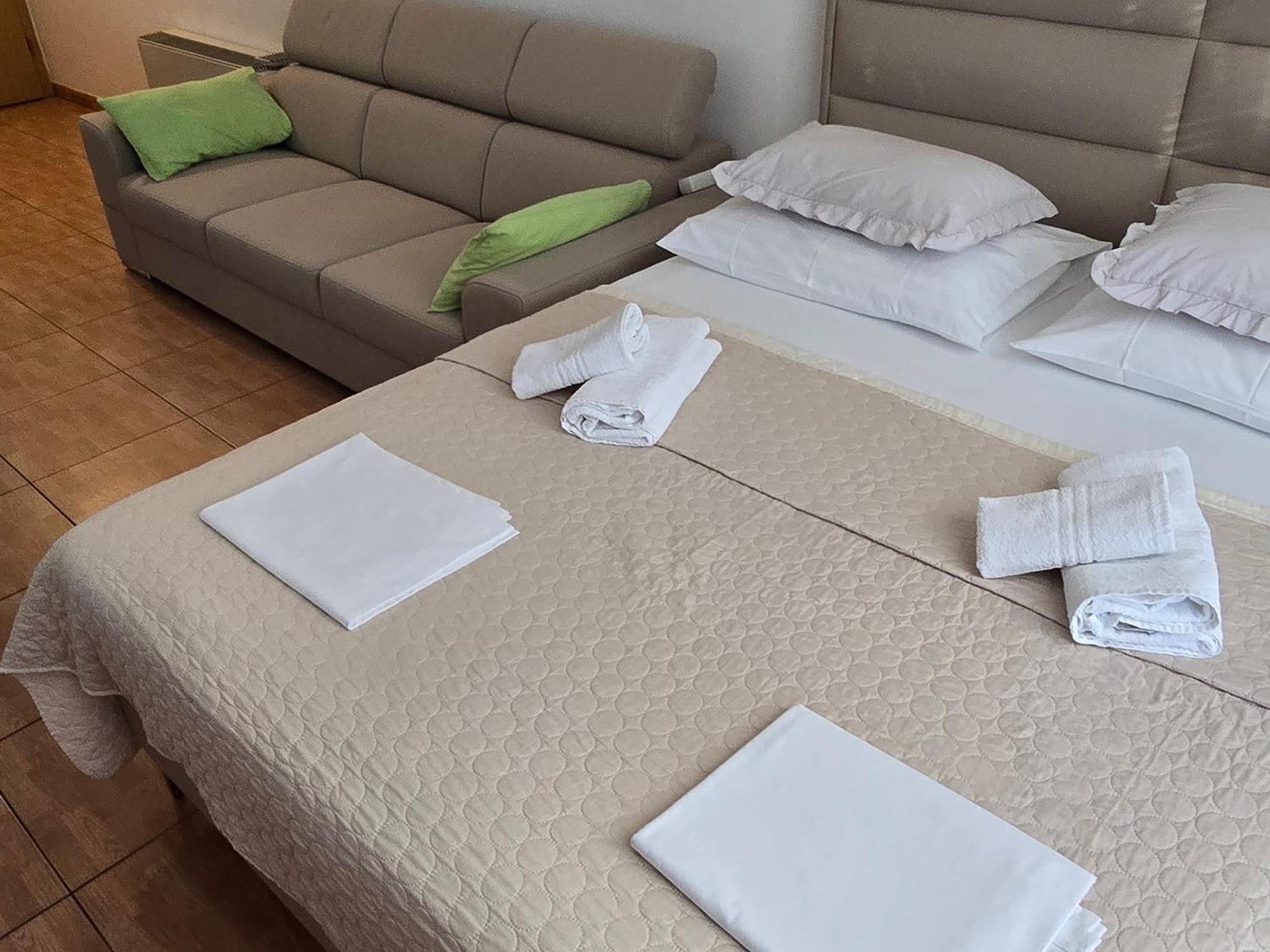 Apartmani Katarina Makarska Esterno foto